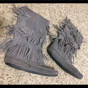 Gray Minnetonka 3 tier fringe boot